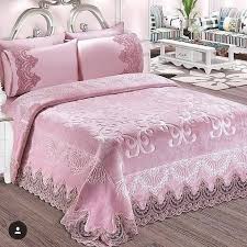 The flowers and leaves on the pretty posy oversized quilted bedspread look delicate yet elegant. Dekoration Schon Dekor Farbe Schon Dekoration Bunt Instadaily Beautiful Bunt Co Ropa De Cama De Lujo Cosas De Dormitorio Colchas Para Cama