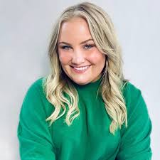 Lacey Powell // hairstylist & MUA (@hairby_lacey) • Instagram photos and  videos