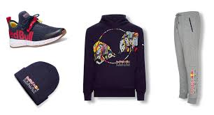Whether you have a favorite driver like sergio perez or max verstappen, or your loyalty is with the team as a whole, your passion for motorsport will be clear when you shop the f1 store for aston martin red bull racing merch and regalia. O Xrhsths Red Bull Shop Sto Twitter Your Weekend Kit F1 Style Https T Co S4w6sqj2lw Redbullracing Pumamotorsport F1 Weekendwear