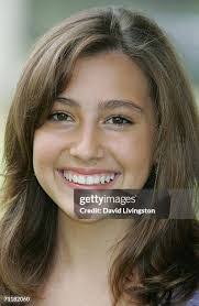 Elizabeth Dooley's Instagram, Twitter & Facebook