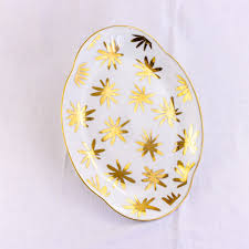 Bienvenue Au Bazar D Alger Un Atelier Dedie Au Sur Mesure Alger Porcelaine Brisee Porcelaine De Limoges