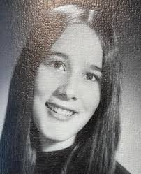 I just saw in the Detroit Jewish News, that Gail Foster Rosenberg's mom ROZ  passed away. I remember her fondly...she was a character...so sorry for  your loss Gail.