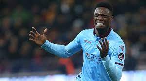 Trabzonspor, caleb ekuban'ın izinli olduğunu ve takımla çalışmalara 10 temmuz'da başlayacağını profesyonel futbolcumuz caleb ekuban'a özel işleri nedeniyle sezon başı kamp öncesi teknik. Caleb Ekuban Trabzonspor Rejects 5 Million Bid For Ghanaian Striker