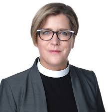 Lisa Hackney's Instagram, Twitter & Facebook