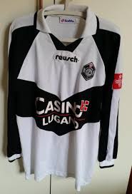 Nach einigen spieltagen in der finalrunde zeichnete sich ein dreikampf zwischen dem gcz, fc lugano und fc st. Lugano Home Fussball Trikots 2000 2001
