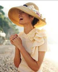 La Elegancia De Una Pamela O Tocado Fashion Hat Fashion How To Wear