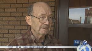 Elderly couple robbed inside Belmont Cragin home