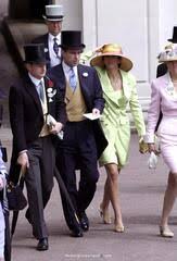 Han är andre son till prins charles, prins av wales och diana, prinsessa av wales. Hur Ghislaine Maxwell Manuserade Tv Serier Kommer Att Pressa Prins Andrew Och Andra I Jeffrey Epstein Black Book