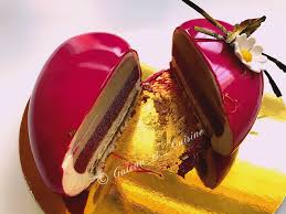 Entremets Coeur Bombe Vanille Chocolat Au Lait Et Framboises Gateau Et Cuisine Chocolat Au Lait Chocolat Framboise