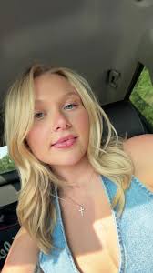 Bethany Mackenzie Photo