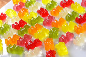 Haribo's brand of bears come in five flavours, namely raspberry (red), orange (orange), strawberry (green), pineapple (colourless), and lemon (yellow). Sweet Fans Stunned To Learn Haribo S Green Gummy Bear Is A Totally Different Flavour To Its Colour