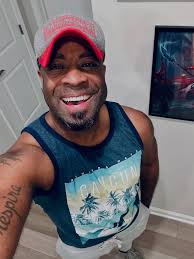 Figured I'd share a smile with you today. ☺️ #thevibewithky #smile  #smiletoday