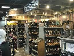 Boot barn was a very fun work environment, boot barn was we're i was most comfortable since that was more my style of a store. Boot Barn Grand Opening Breaking Local News Sports Weather More Losbanostoday Com