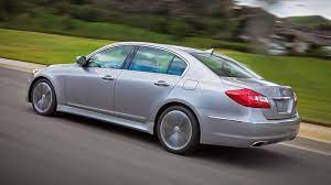 The 2012 hyundai genesis sedan has three available engines: 2011 Chicago Auto Show 2012 Hyundai Genesis Facelift