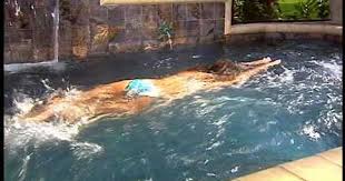 Sistemadenatacion Baduswimjet El Unico Sistema Que Agranda Las Piscinas Pequenas Y Mejora Las Grandes Sistema De Outdoor Swim Spa Summer House Swim Spa