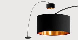 En savoir plus sur ce produit >. Sweep Lampadaire Noir Mat Et Cuivre Lampadaire Lampadaire Cuivre Lampadaire Arceau