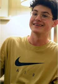 Drew Dyson's Instagram, Twitter & Facebook