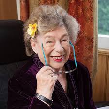 Agatha Raisin and the Wizard of Evesham : Beaton, M.C.: Amazon.de: Bücher