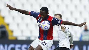 Un anno fa, l'ignobile tarantella sulle plusvalenze del. Le Pagelle Di Spezia Crotone 3 2 Meglio Di Simy Solo Cr7 Eppure Non Basta Eurosport