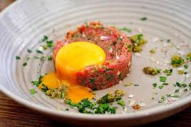 Disponi la carne nel contenitore per la marinatura e lasciala riposare. Tartare Di Manzo Ricette Idee Green