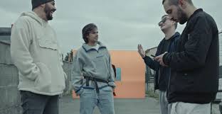 It stars benoît poelvoorde and grégoire ludig, alongside marc fraize, anaïs demoustier, philippe duquesne and orelsan, in a story that involves a commissaire de police and a suspect in an interrogation room. Vald Pousse Orelsan A Reveler A Qui Il Lance Une Pique Dans Leur Morceau Sur L Album De Gringe