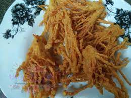 Tepungnya sangat rangup dan krup krap krup krap bila jom layan resepi mudah dan sedap ini. Cendawan Enoki Goreng Celup Tepung Bestari