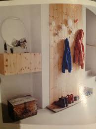 Holzplatte An Wand Und Boden Als Garderobe Holzplatte Holz Wande
