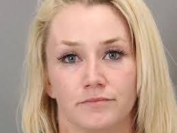 Allie Holcomb's Instagram, Twitter & Facebook