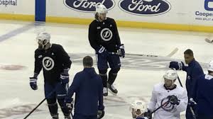 Kucherov skated off the ice after delivering a hit to isles forward mathew barzal two minutes into the game. Lightning S Kucherov And Sergachev On Ice For Monday Morning Skate After Game 4 Injuries Wfla