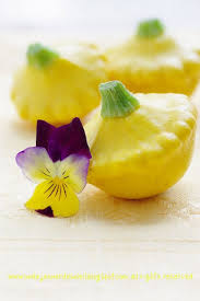 Patisson Et Violette Courge Jaune Patisson Fruits Et Legumes