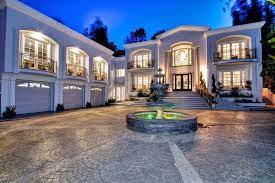 Manny pacquiao and wife jinkee's house in los angeles, california, gets a makeover six months after the reported burglary. Boxer Manny Pacquiao Lands Beverly Hills Mansion For 12 5 Million