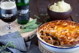 Tourte Au Bœuf Champignons Et A La Licorne Black Beef Black Pie Recette Alimentation Cuisson Des Aliments Cuisine Et Boissons