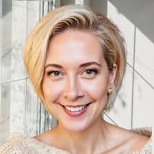 Anna Kowalska (@annathemanifestingartist)