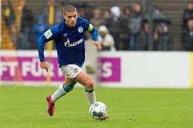 He is 22 years old from holland and playing for sc freiburg in the germany 1. Ronan Murphy On Twitter Guus Til Freiburg 22 Cam Freiburg Have A Knack For Finding Unpolished Gems And Polishing Them Up And Guus Til Could Be The Next