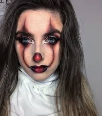Einfache Und Kreative Halloween Make Up Ideen Fur Frauen Pennywise Gruseliges Make Up Halloween Make Up Ideen Halloween Gesicht Schminken