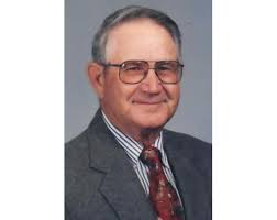 Janell Dillard's Instagram, Twitter & Facebook