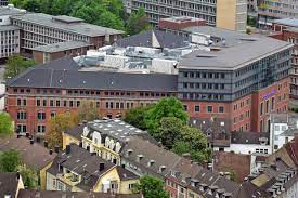 Wir freuen uns auf ihren besuch in unserer niederlassung in essen. Datei Deutsche Bank Essen Dienstgebaude Direktion Essen Jpg Wikipedia