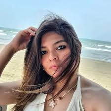 Amanda Pastrana's Instagram, Twitter & Facebook