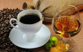 Kaffee Und Alkohol Eine Verfuhrerische Verbindung