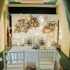 770 Likes 2 Comments Rustic Decoration Kediri Rustic Decoration Kediri On Instagram Sah Latar Belakang Pernikahan Meja Pernikahan Dekorasi Pernikahan