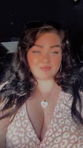 🌸 FRIEND APPLICATION 🌸 🎂 Age: 35 🏠 Status: Recently single and focusing 