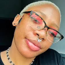 Has anyone else noticed in? I hate it here that the song says something  about Paris, but the lyrics say something completely different.