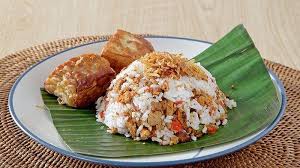 Makanan khas tasikmalaya di urutan pertama ini ada nasi tutug oncom yang cukup populer. 4 Tutug Oncom Paling Enak Di Tasikmlaya Untuk Sarapan Cobain Nasi Tutug Oncom Kalektoran Tribun Travel