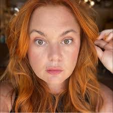 Lauren Defelice's Instagram, Twitter & Facebook