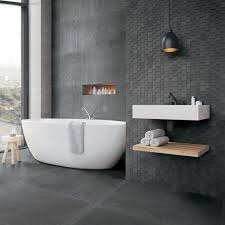 Les différents types d'éclairages les sources de lumière peuvent provenir. Tendances Carrelage 2020 7 Incontournables En 2020 Idee Salle De Bain Renovation Salle De Bain Salle De Bains De Luxe