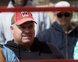 Auctions thin struggling dairy farm herds