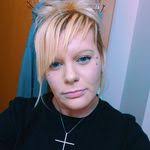 Danielle Auwen's Instagram, Twitter & Facebook