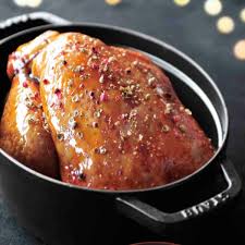 Pour Le Reveillon De Noel On Mise Sur Le Chapon Au Foie Gras Delicieusement Laque Au Miel Un Delice Recette Chapon Recette Chapon Farci Recettes De Cuisine