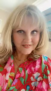 Lisa Lett's fashion and jewelry