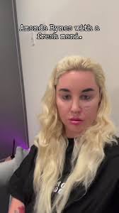 Amanda Bynes Nail Art